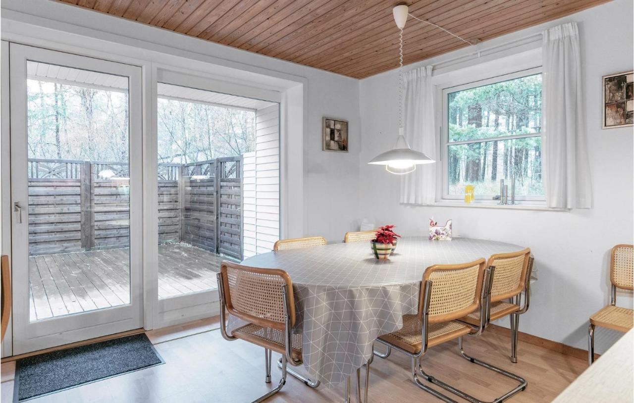 3 Bedroom Cozy Home In Neksø Екстериор снимка